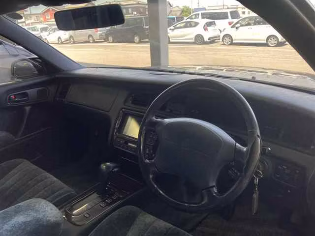 TOYOTA CROWN MAJESTA