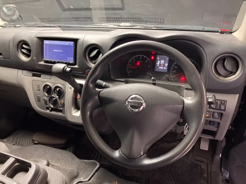 NISSAN NV350 CARAVAN
