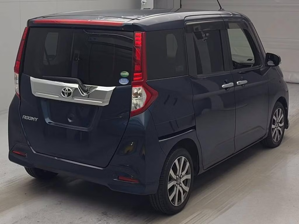 TOYOTA ROOMY