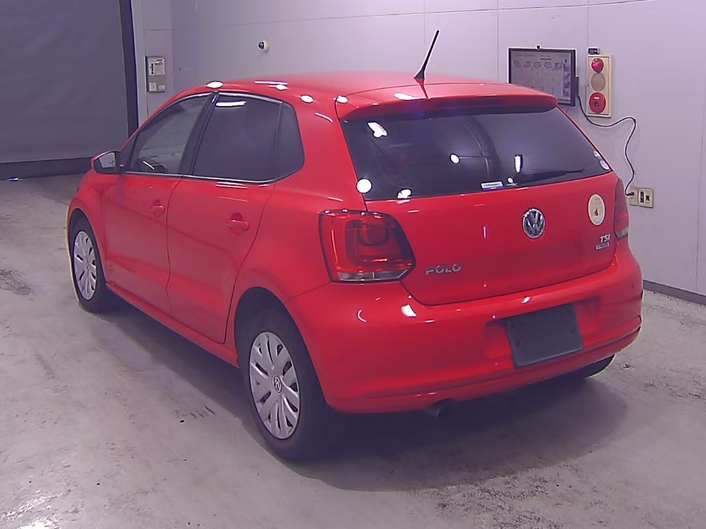 VOLKSWAGEN POLO