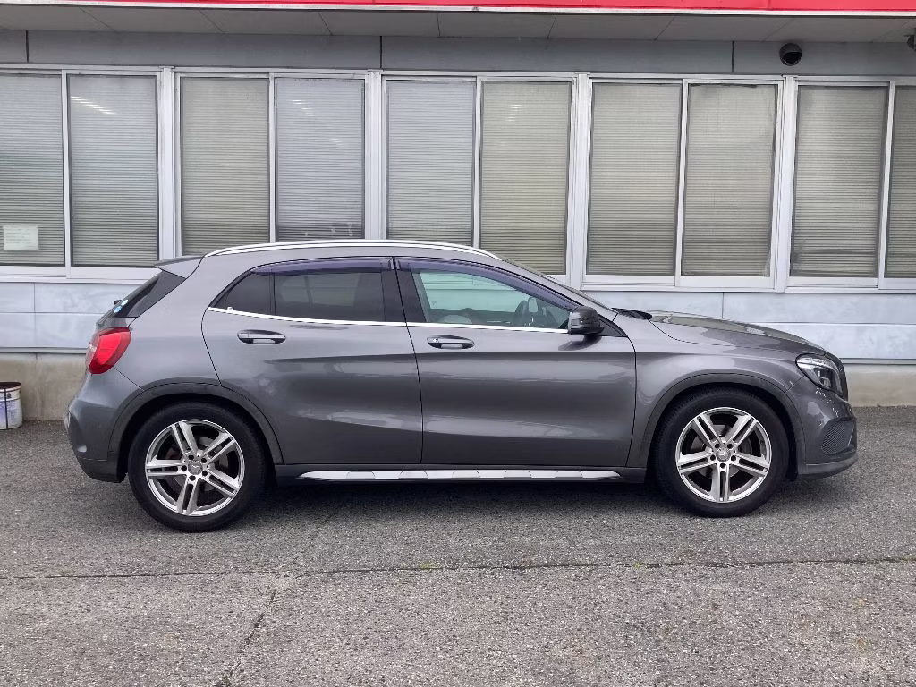 MERCEDES-BENZ GLA-CLASS