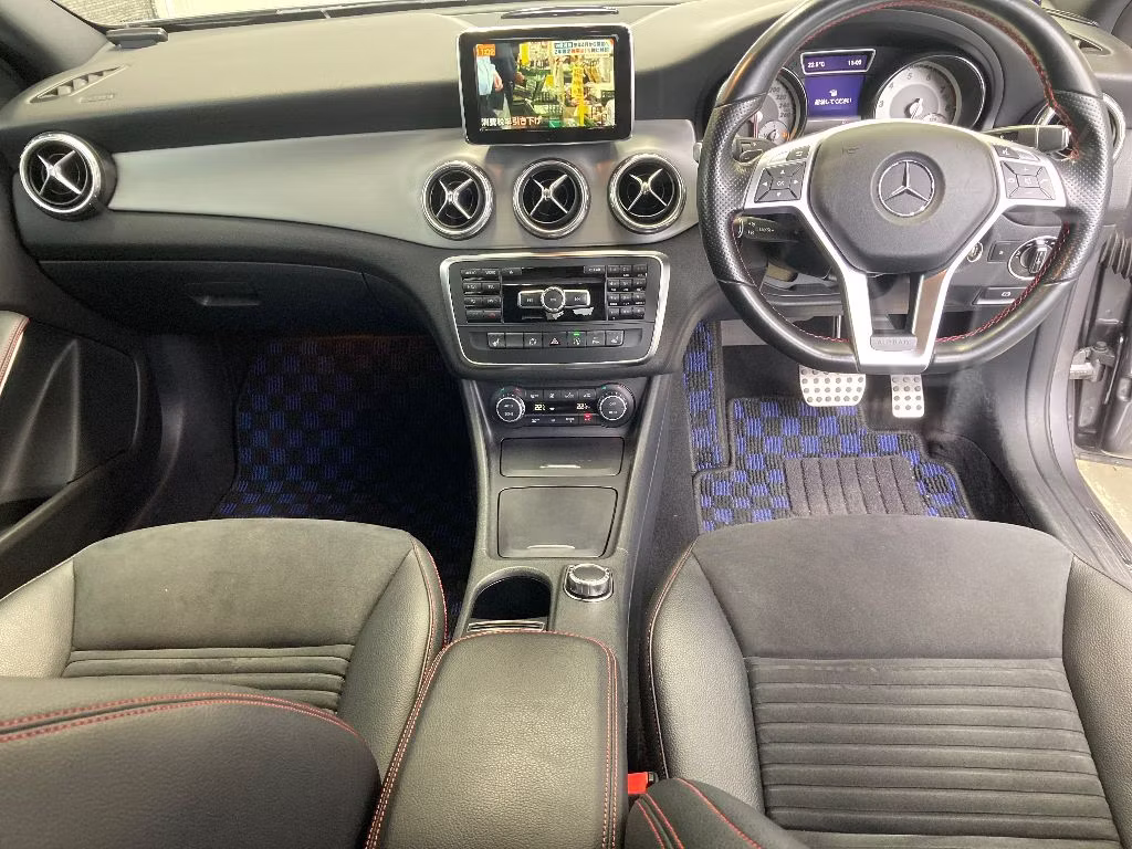MERCEDES-BENZ GLA-CLASS