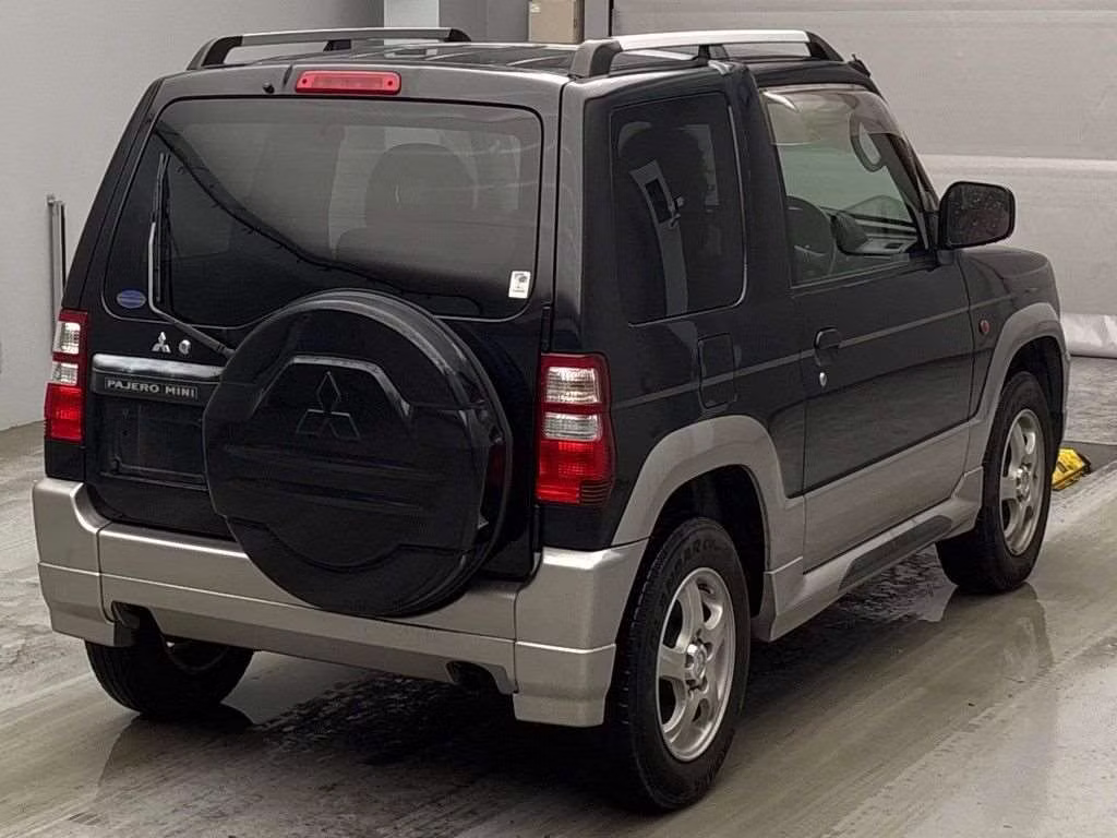 MITSUBISHI PAJERO MINI