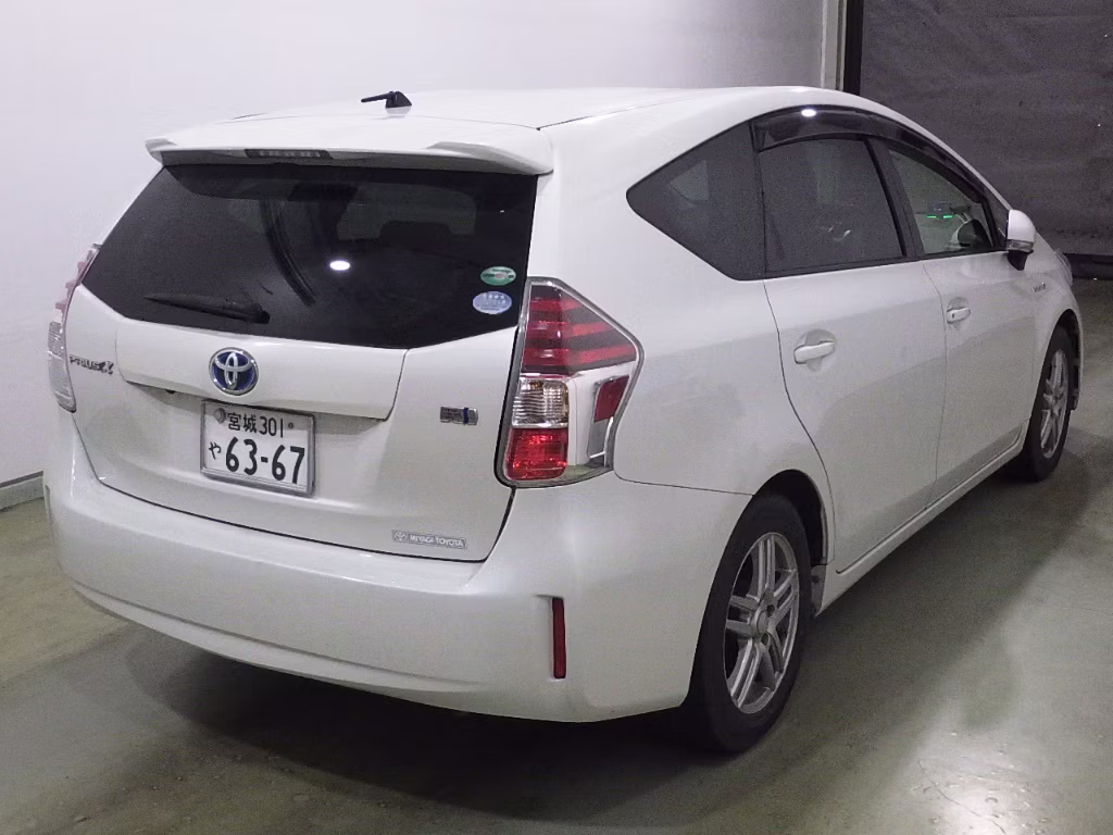 TOYOTA PRIUS ALPHA
