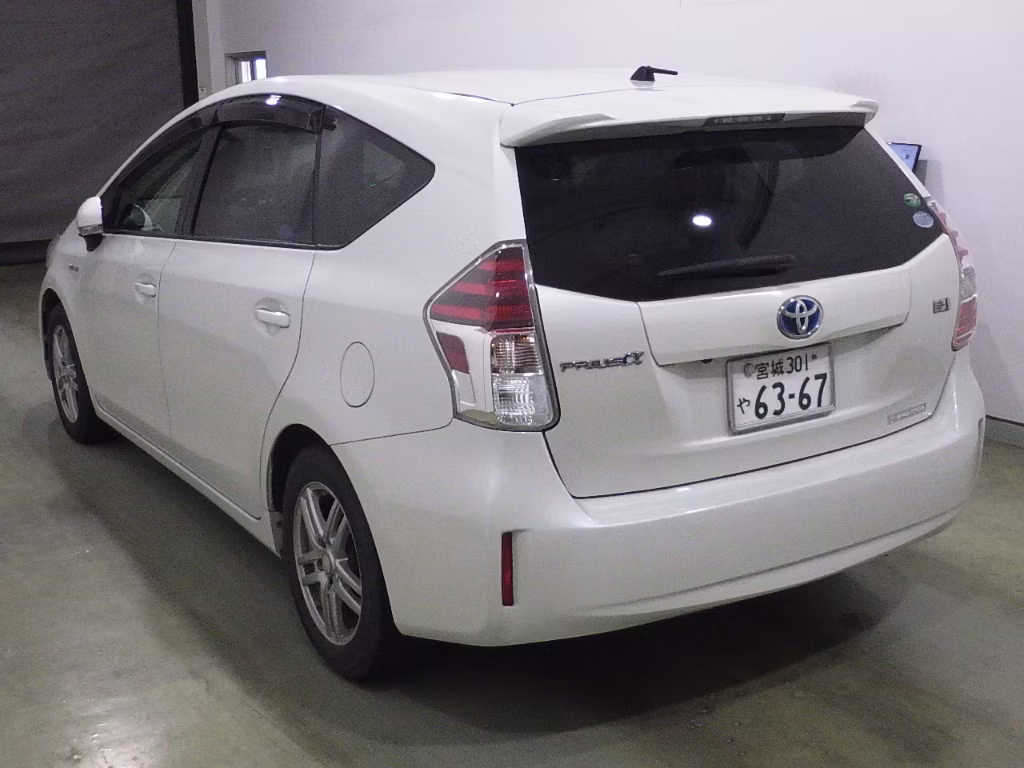 TOYOTA PRIUS ALPHA