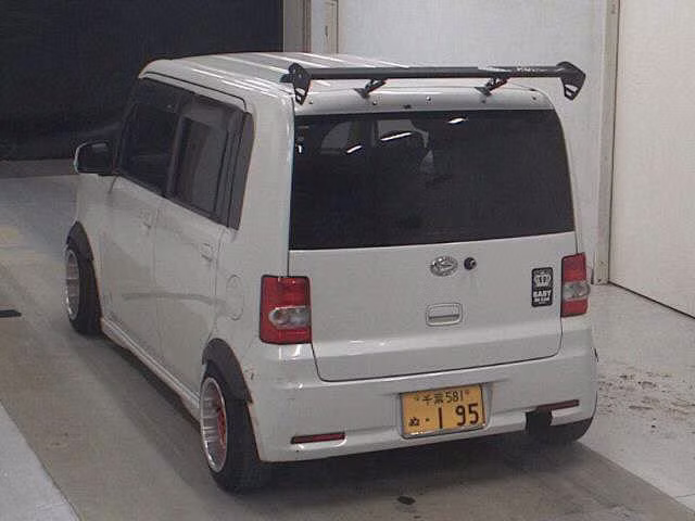 DAIHATSU MOVE CONTE