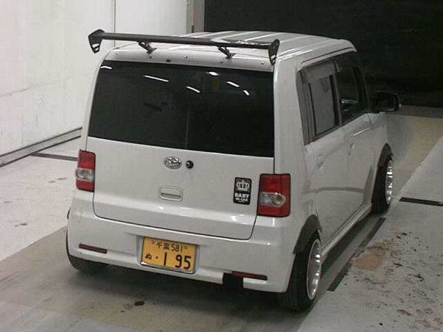 DAIHATSU MOVE CONTE