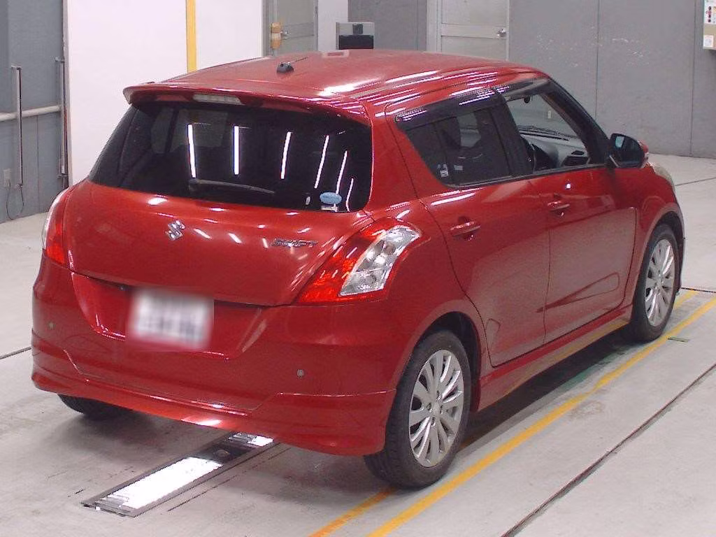 SUZUKI SWIFT