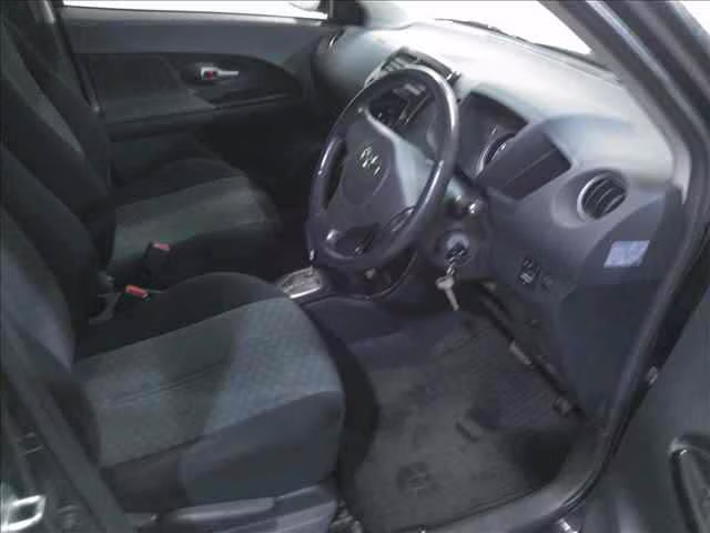 TOYOTA IST