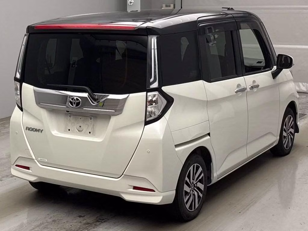 TOYOTA ROOMY