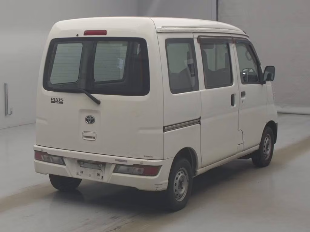 TOYOTA PIXIS VAN