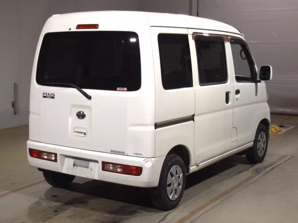 TOYOTA PIXIS VAN