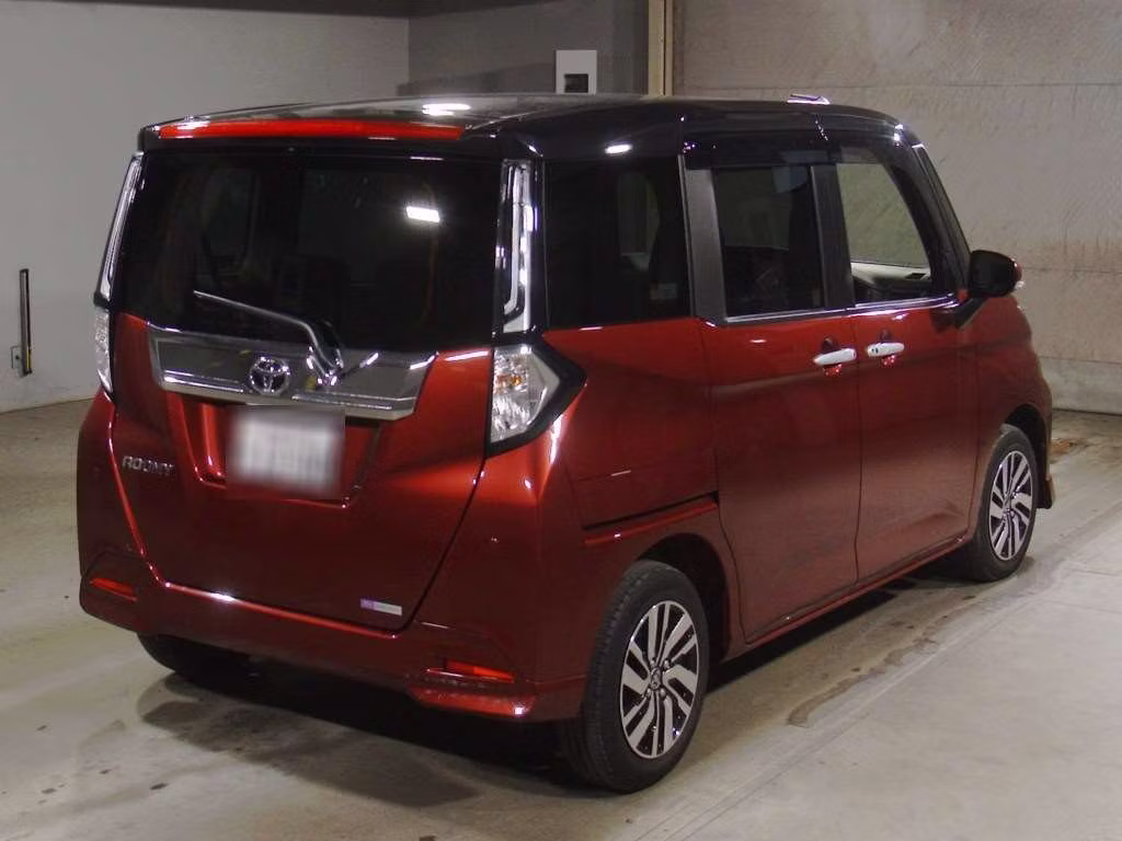 TOYOTA ROOMY