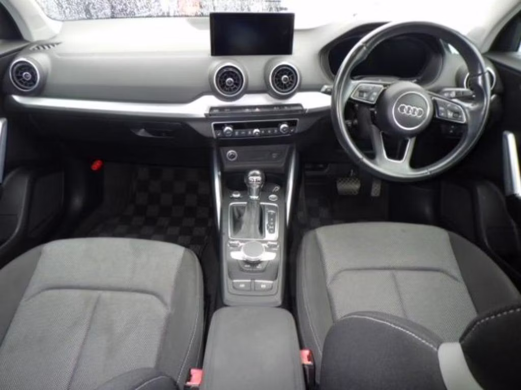 AUDI Q2