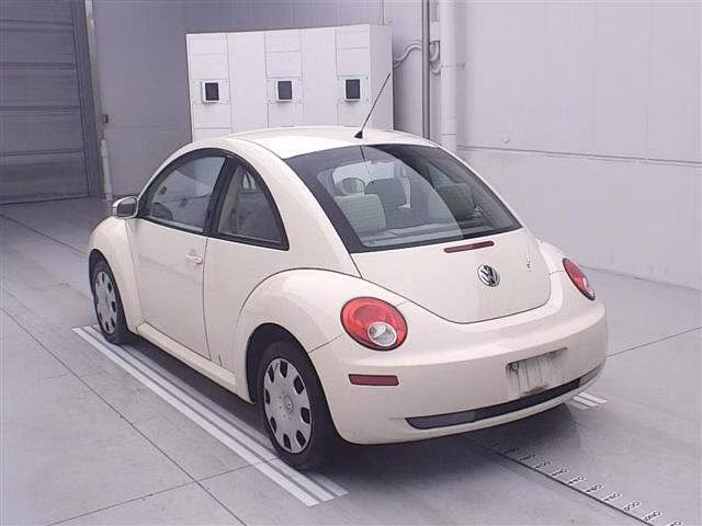 VOLKSWAGEN BEETLE