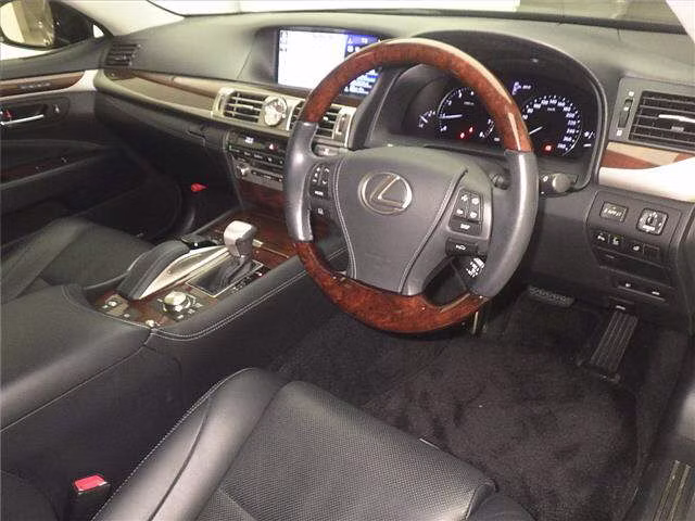 LEXUS LS460