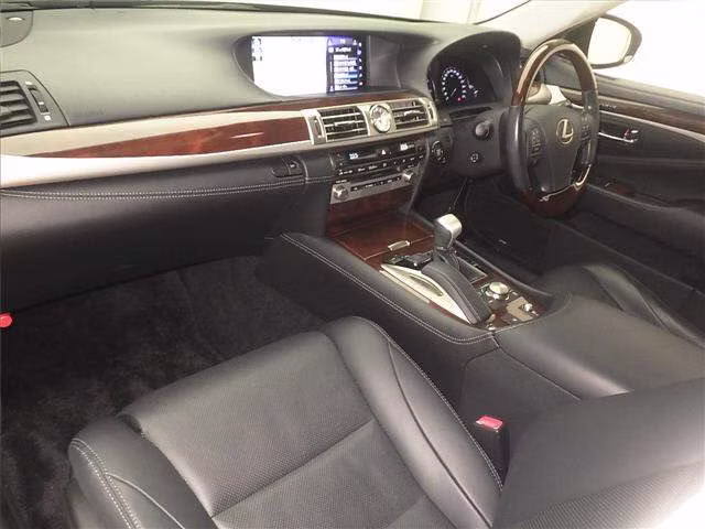 LEXUS LS460