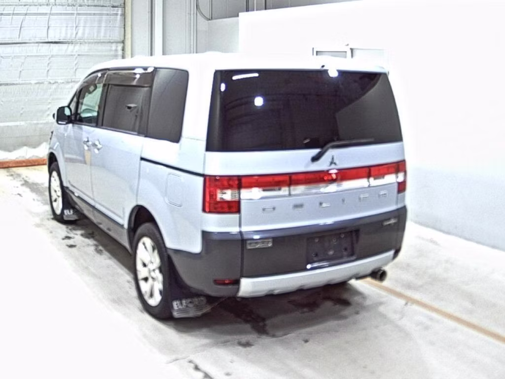 MITSUBISHI DELICA D:5