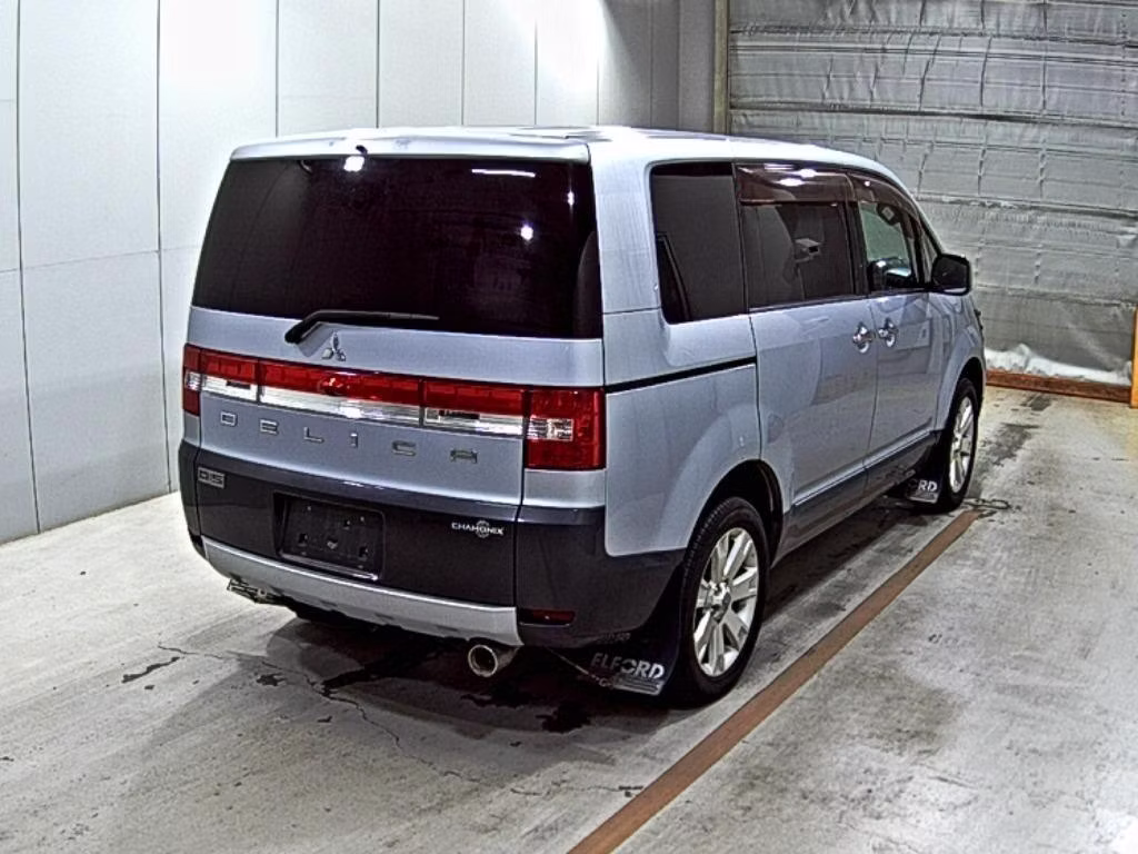 MITSUBISHI DELICA D:5