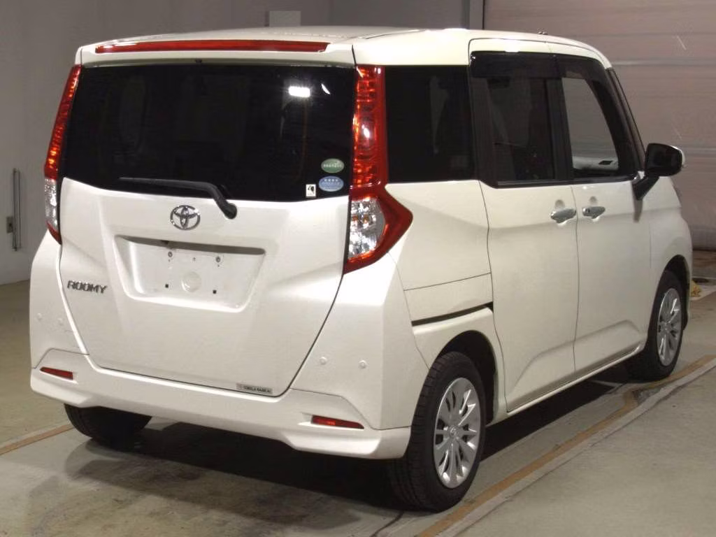 TOYOTA ROOMY