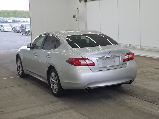 NISSAN FUGA