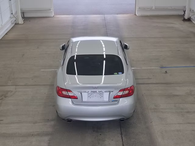 NISSAN FUGA