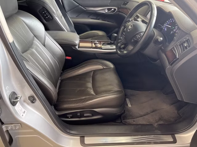 NISSAN FUGA