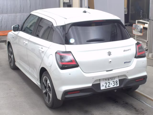 SUZUKI SWIFT