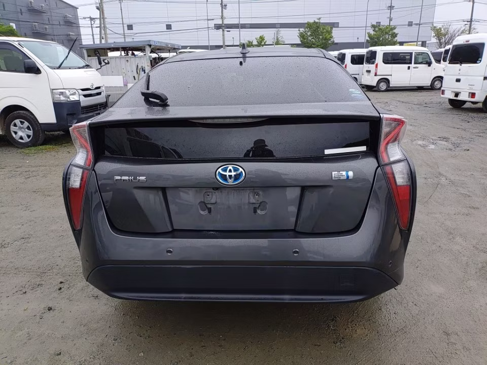 TOYOTA PRIUS