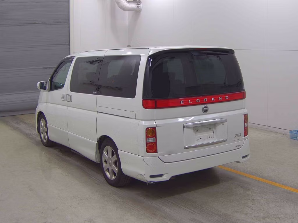 NISSAN ELGRAND