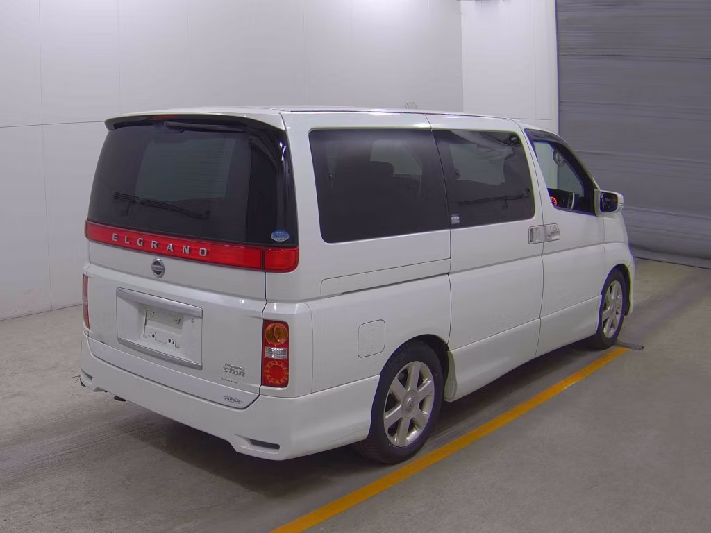 NISSAN ELGRAND