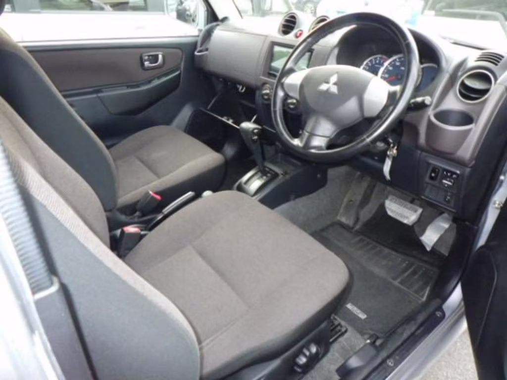 MITSUBISHI PAJERO MINI