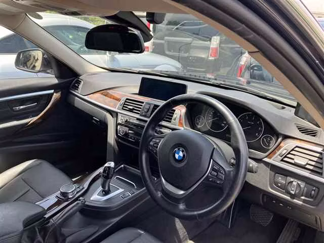 BMW 3-SERIES