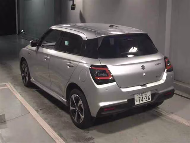 SUZUKI SWIFT