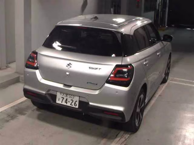 SUZUKI SWIFT