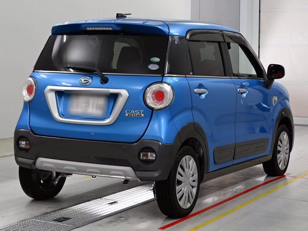DAIHATSU CAST