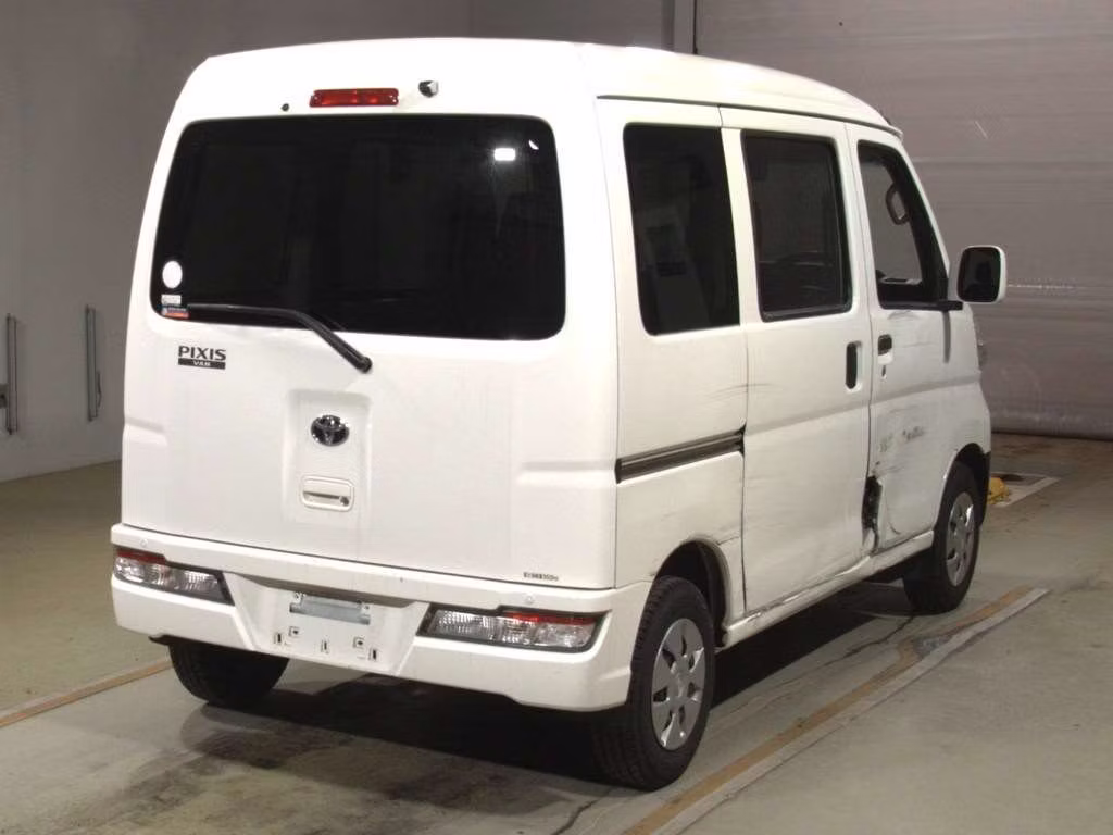 TOYOTA PIXIS VAN