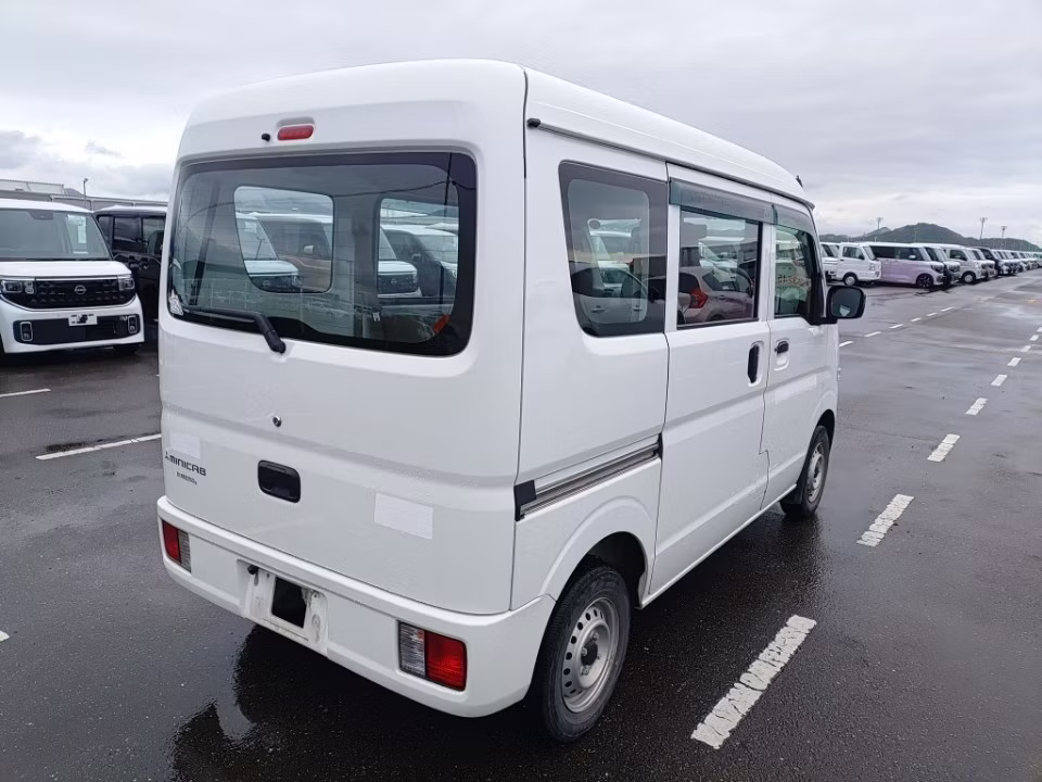 MITSUBISHI MINICAB