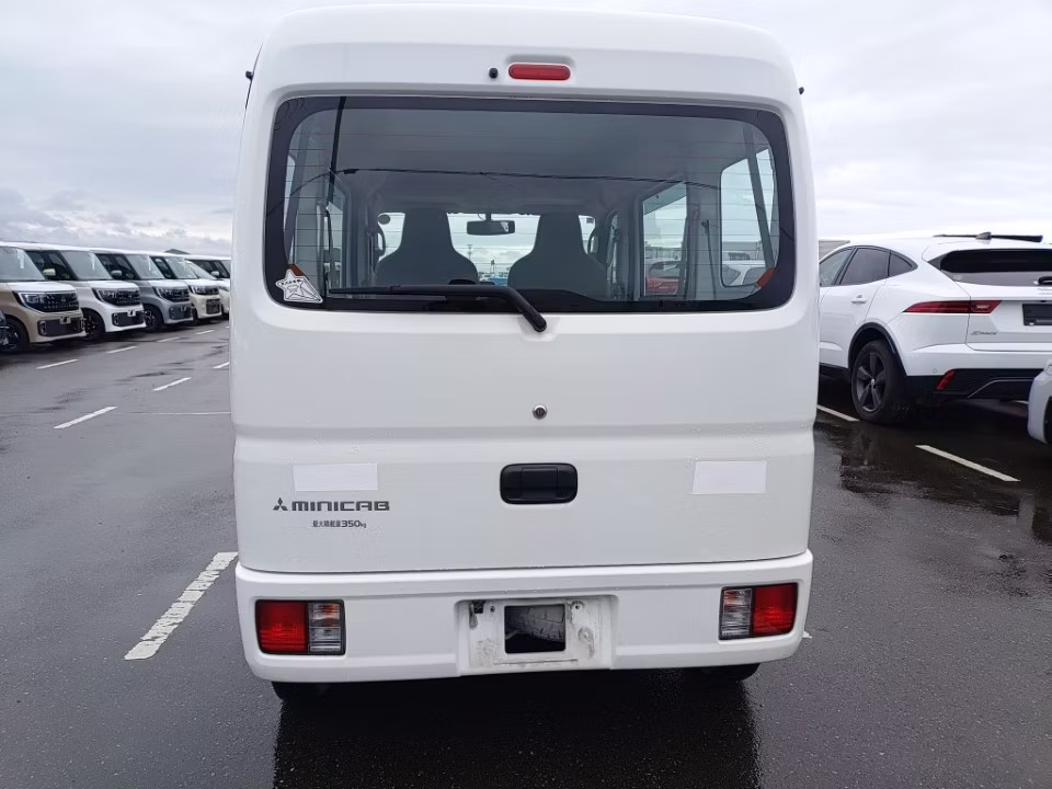 MITSUBISHI MINICAB