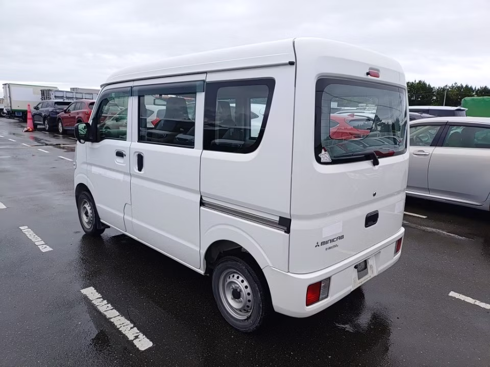 MITSUBISHI MINICAB