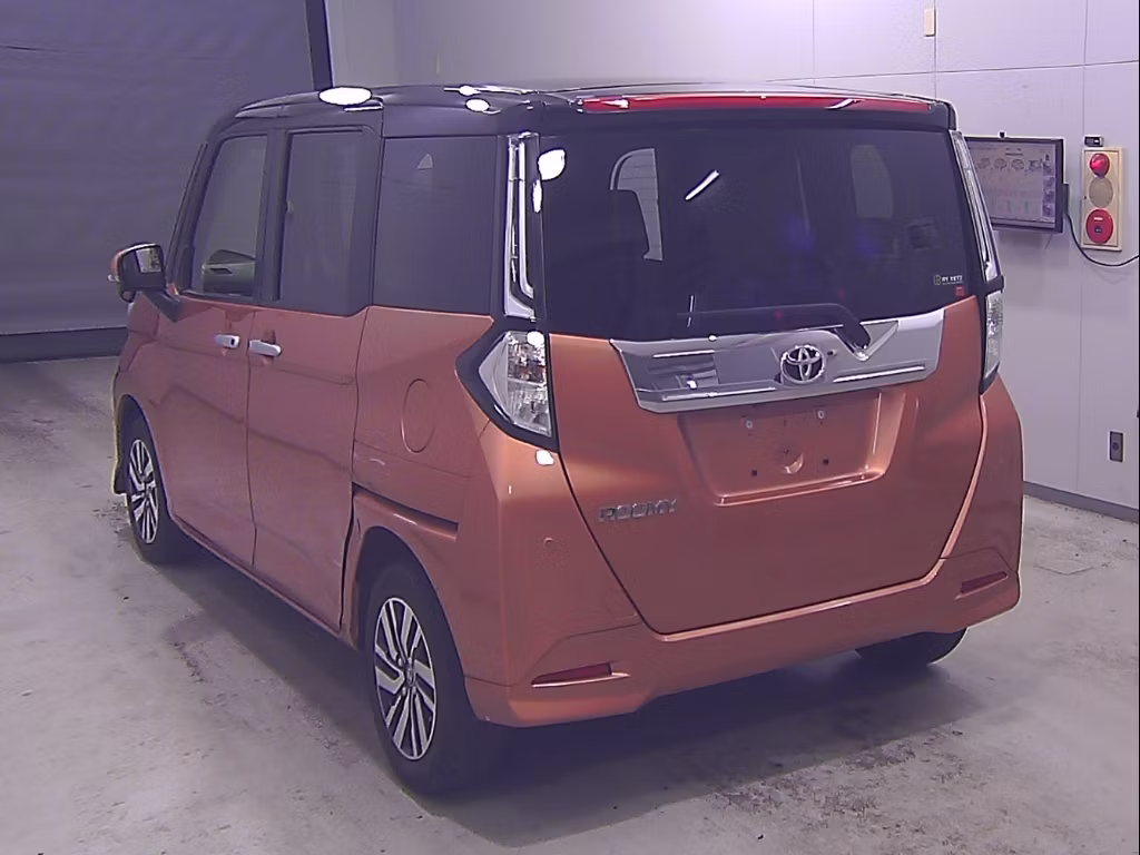 TOYOTA ROOMY