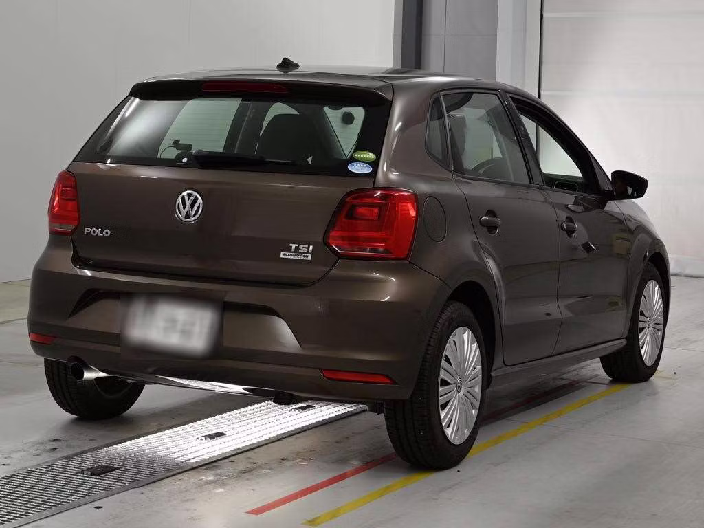 VOLKSWAGEN POLO