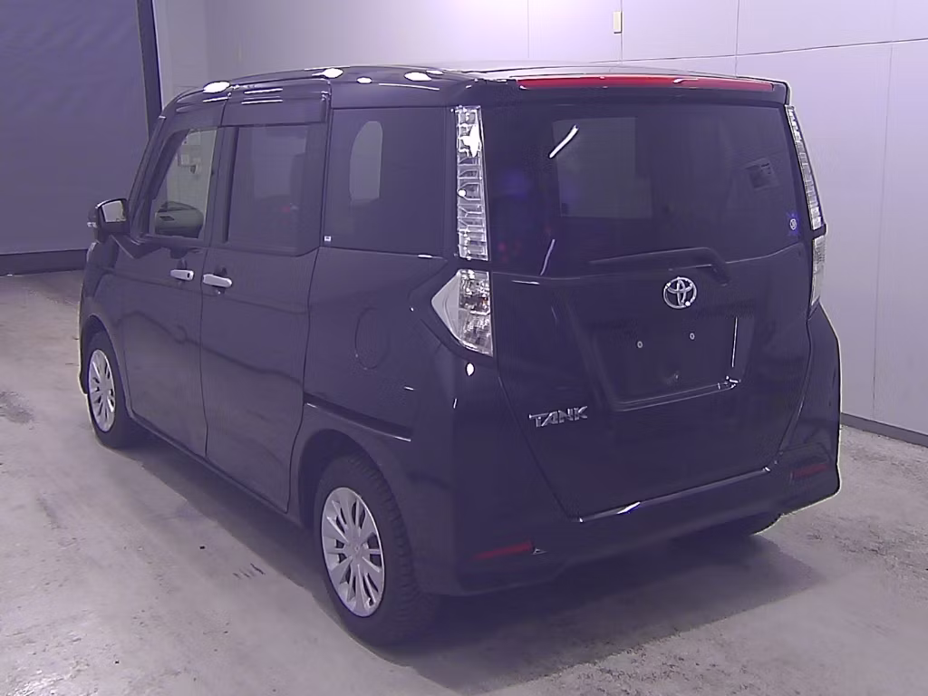TOYOTA TANK