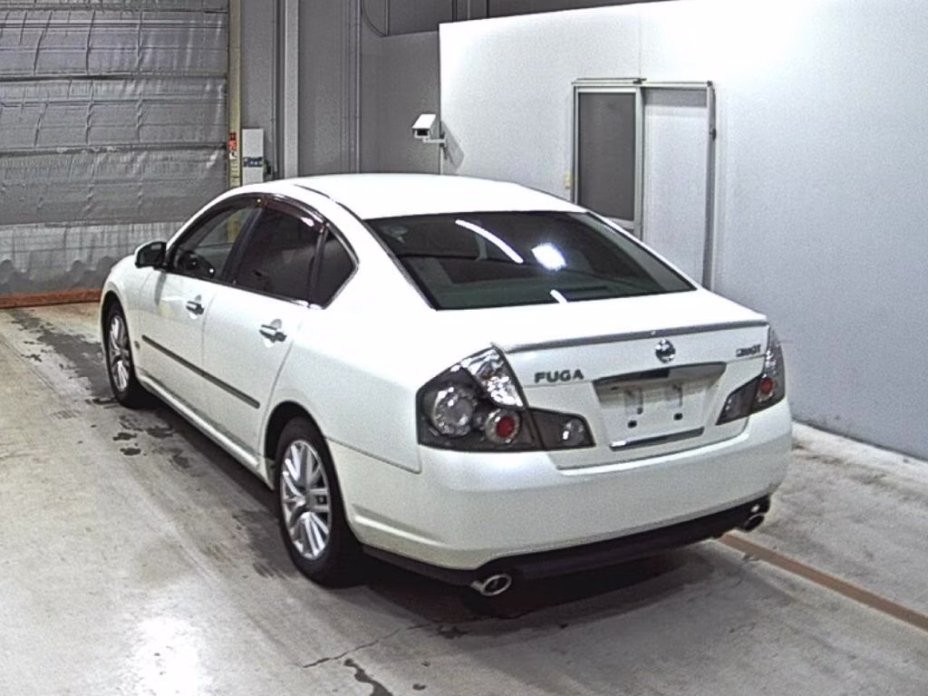 NISSAN FUGA