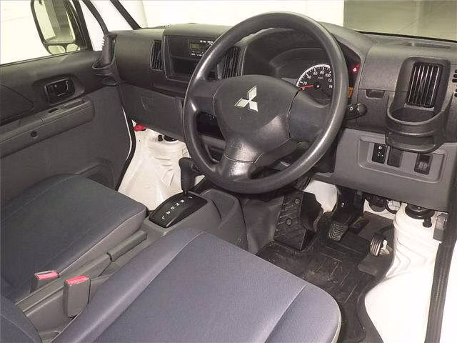 MITSUBISHI MINICAB