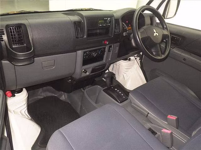 MITSUBISHI MINICAB