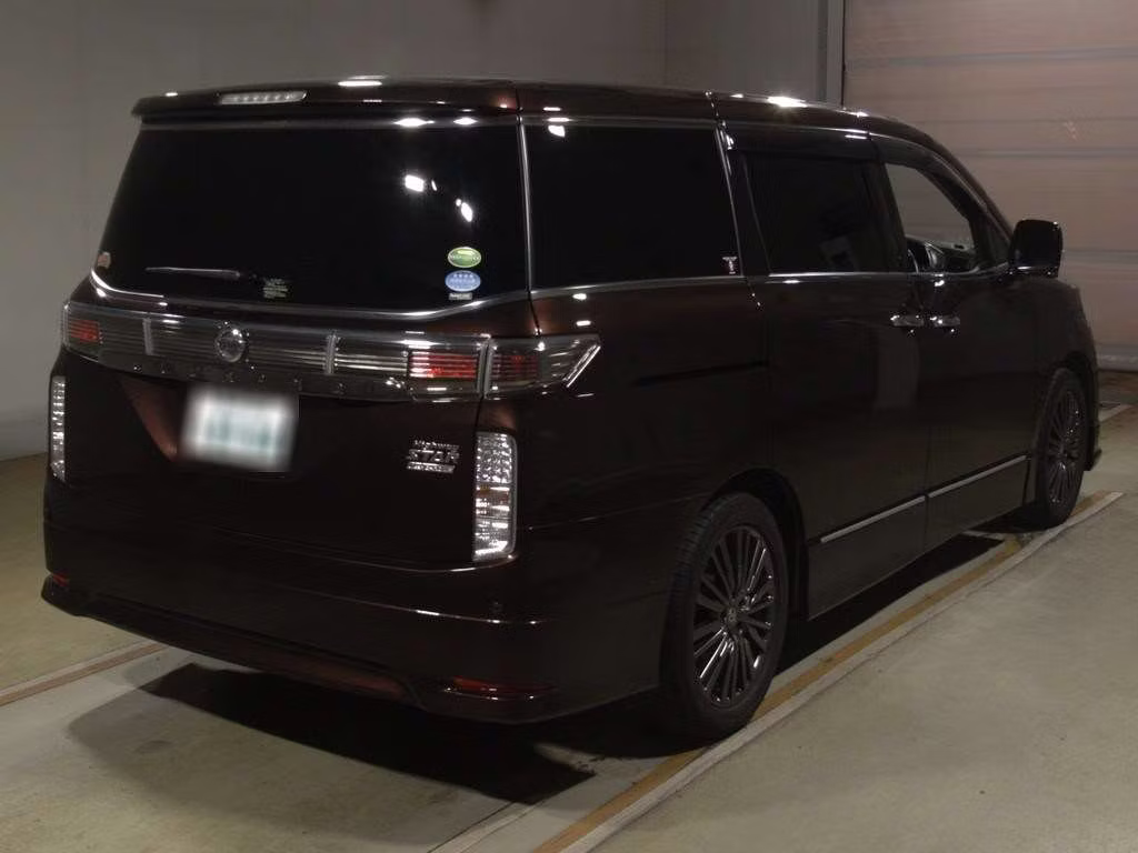 NISSAN ELGRAND