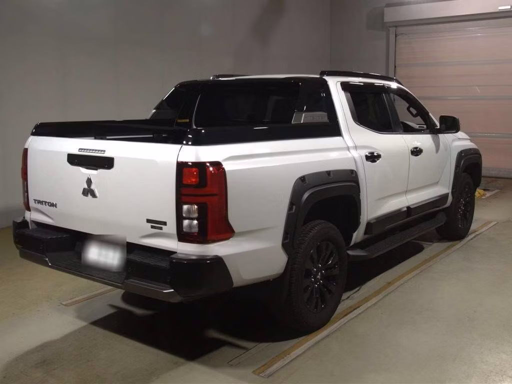 MITSUBISHI TRITON