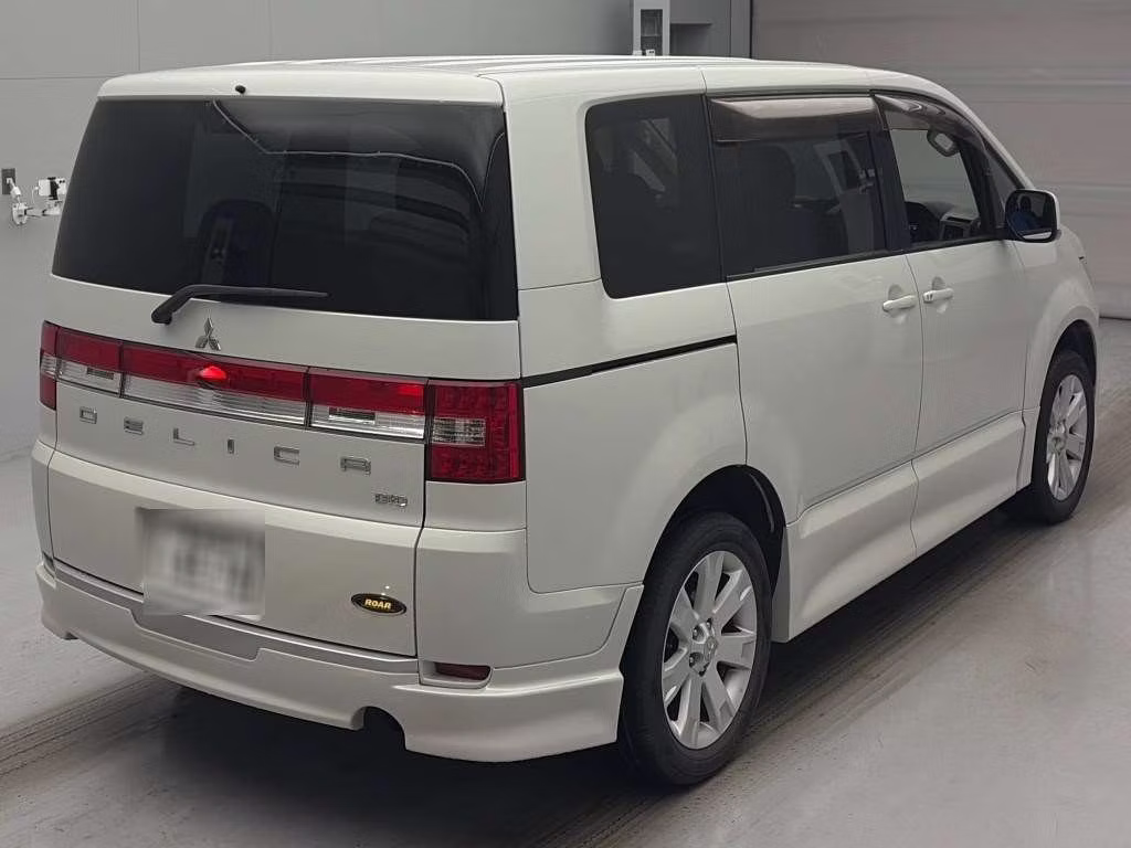MITSUBISHI DELICA D:5
