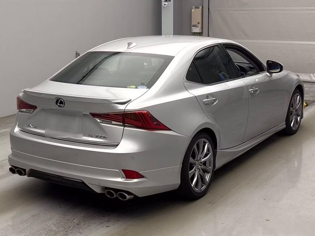 LEXUS IS300H